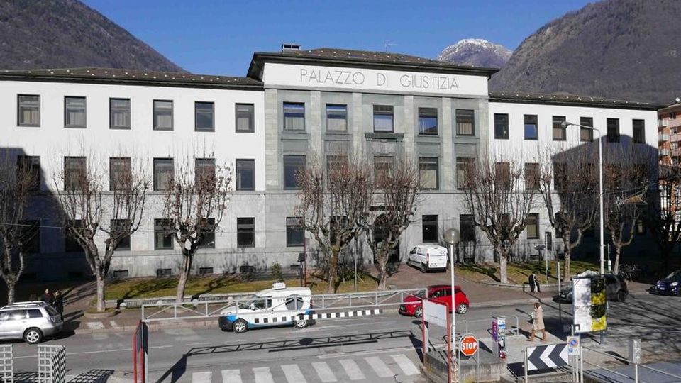 Botte al bimbo della convivente Condannato a 3 anni per lesioni Botte al bimbo della convivente Condannato a 3 anni per lesioni