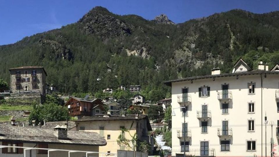 Bar nella cabina della vecchia funivia Ma Chiesa è divisa Cronaca