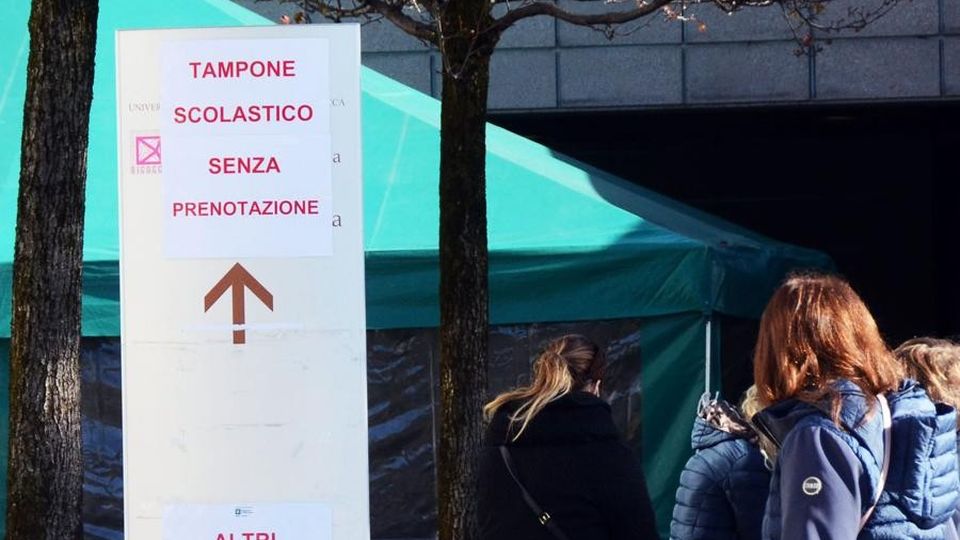 Studenti, sabato e domenica test rapidi per 7.700 delle superiori Studenti, sabato e domenica test rapidi per 7.700 delle superiori