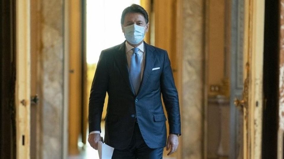 Governo: Conte si dimette Per poter ritornare Governo: Conte si dimette Per poter ritornare