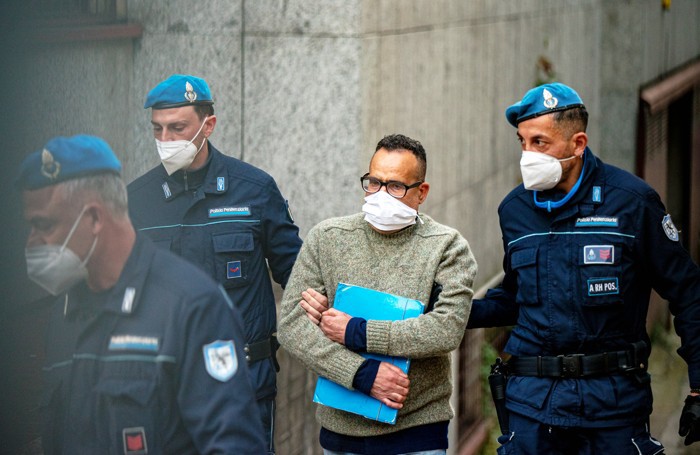 Ridha Mahmoudi all’uscita del Tribunale