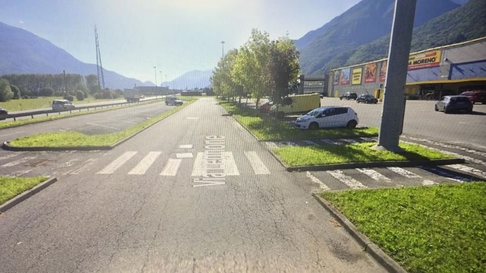 Denuncia choc a Delebio «Il branco mi ha violentata di notte» Denuncia choc a Delebio «Il branco mi ha violentata di notte»