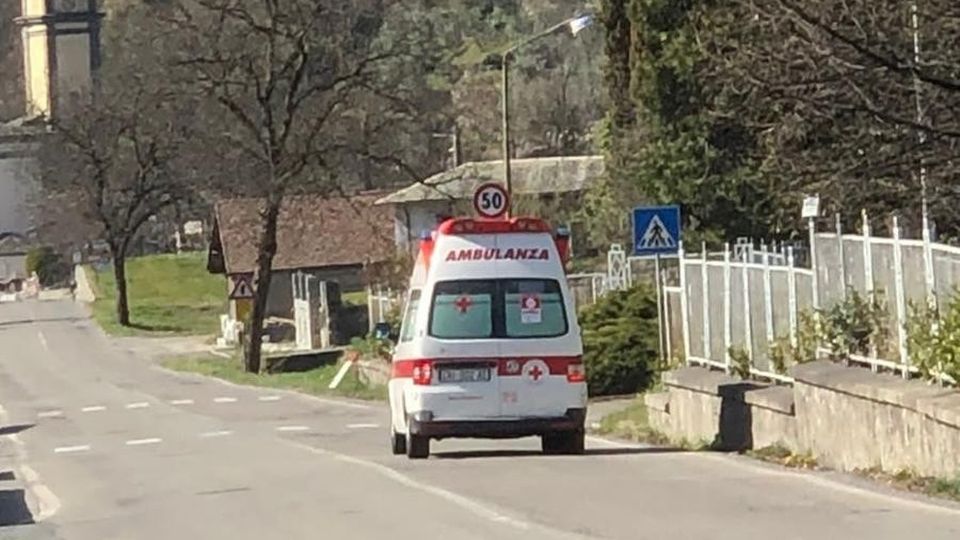 Travolto in motorino da un’auto Ragazzo di 15 anni in prognosi riservata Travolto in motorino da un’auto Ragazzo di 15 anni in prognosi riservata