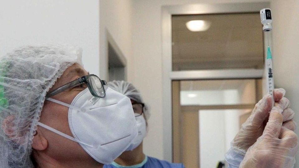 Terza dose a gennaio Asst trova il rimedio: «Ora 8 mila posti liberi» Terza dose a gennaio Asst trova il rimedio: «Ora 8 mila posti liberi»