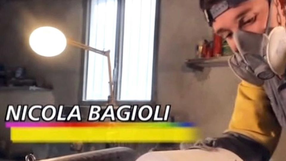 Dalle gare in bici ai lavéc Nicola in onda su Striscia Dalle gare in bici ai lavéc Nicola in onda su Striscia