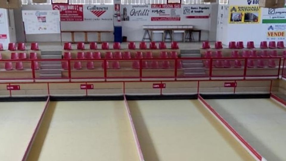 Ritardi e burocrazia Manca l’allacciamento bocciodromo al freddo Ritardi e burocrazia Manca l’allacciamento bocciodromo al freddo