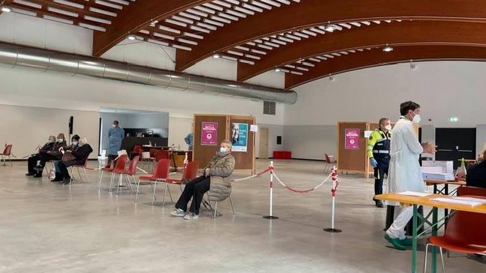 Il vaccino a 44 bambini E prenotazioni raddoppiate Il vaccino a 44 bambini E prenotazioni raddoppiate