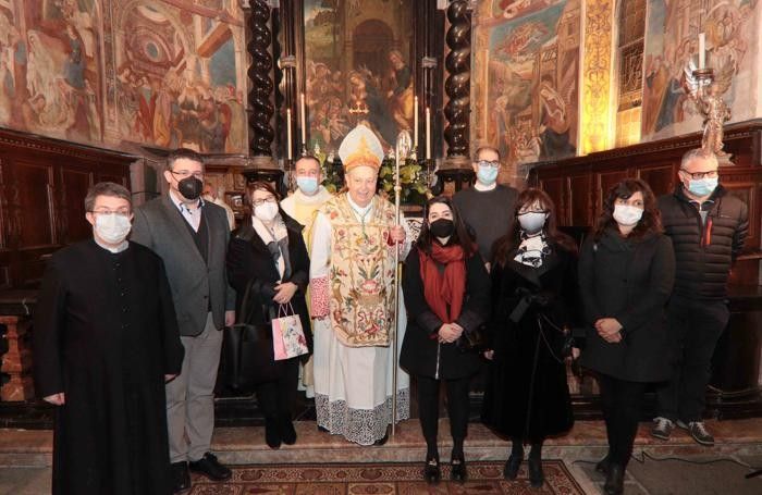 Sondrio la Chiesa di Santa Maria della Sassella viene elevata a Santuario Diocesano Foto con il comitato Sondrio la Chiesa di Santa Maria della Sassella viene elevata a Santuario Diocesano Foto con il comitato