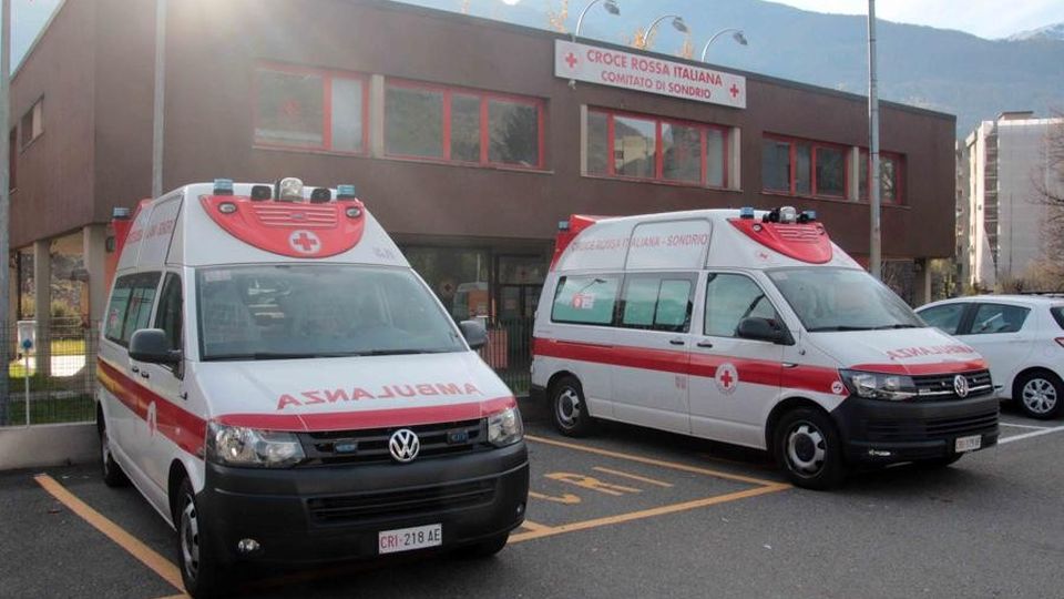 Due volontari Cri agli arresti domiciliari Due volontari Cri agli arresti domiciliari