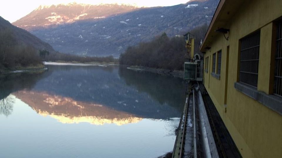 Ragazzo trovato morto nella diga Il cordoglio del mondo della scuola Ragazzo trovato morto nella diga Il cordoglio del mondo della scuola