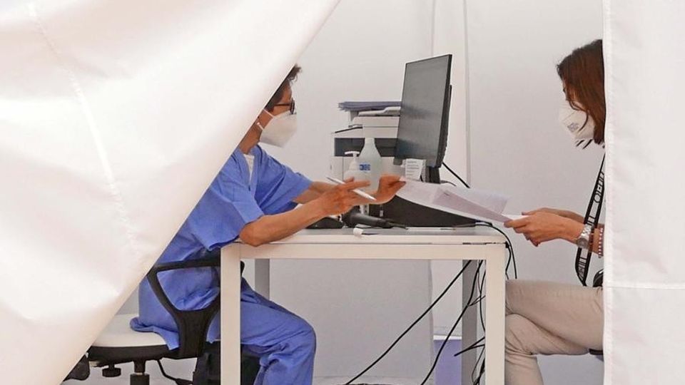 Vaccini, giorni riservati agli over 60 Giovani: tutto esaurito fino a luglio Vaccini, giorni riservati agli over 60 Giovani: tutto esaurito fino a luglio