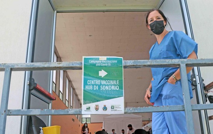 Vaccini in provincia di Sondrio solo uno su tre ha già fatto il richiamo