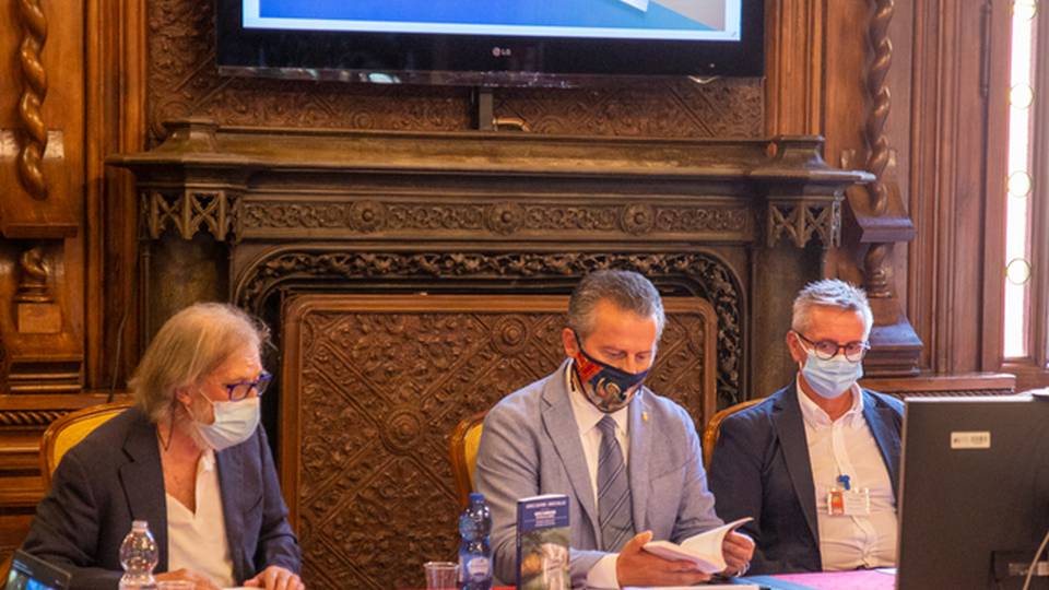 CRV - ‘Medici e Narrazioni, 10 parole dal lockdown’ di Gabriele Gasparini e Marco Ballico CRV - ‘Medici e Narrazioni, 10 parole dal lockdown’ di Gabriele Gasparini e Marco Ballico