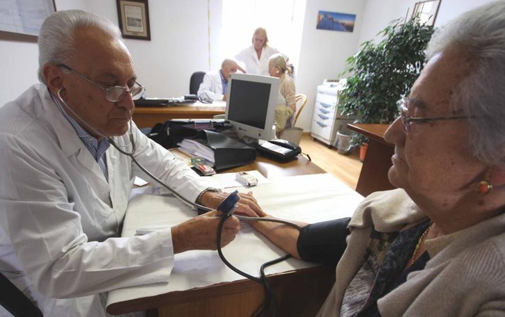Sanità, è “assalto” ai centri privati