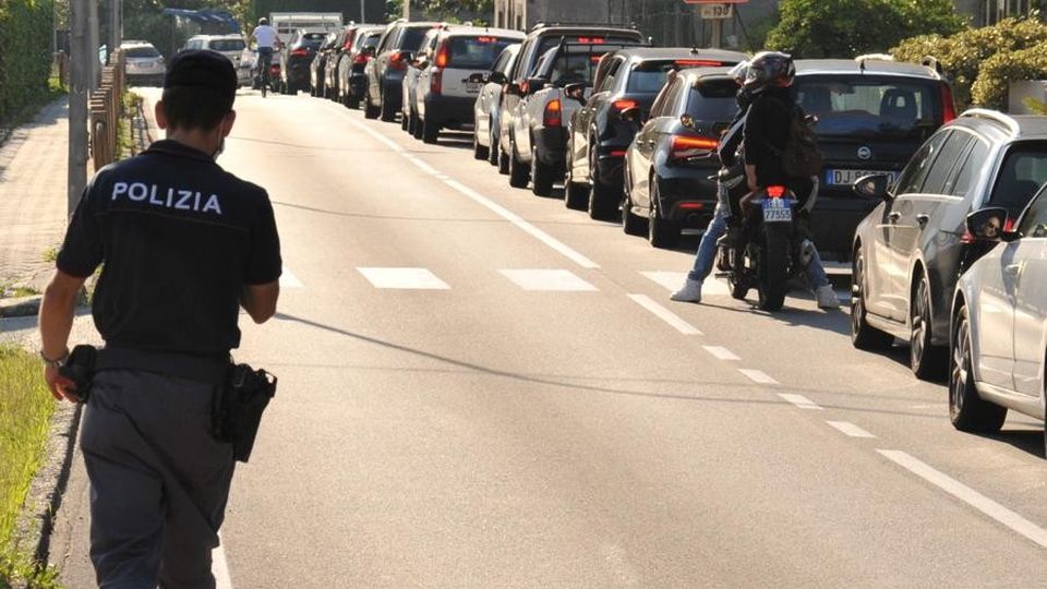 Chiavenna, lunghe code sulla 37 «Il bypass pronto in settembre» Chiavenna, lunghe code sulla 37 «Il bypass pronto in settembre»