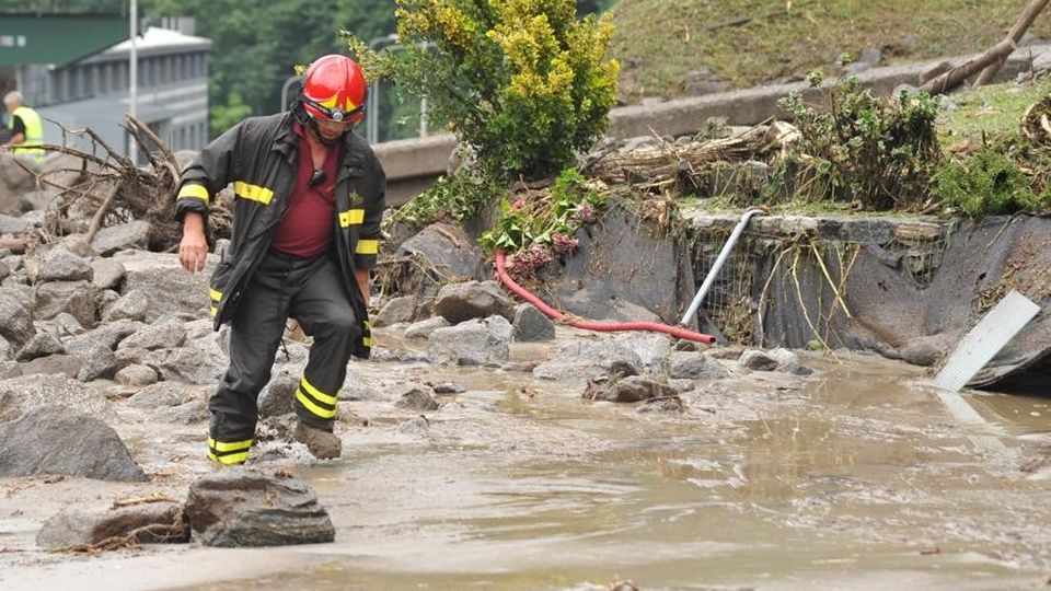Maltempo, stato di emergenza E a Chiavenna si lavora per il bypass Maltempo, stato di emergenza E a Chiavenna si lavora per il bypass
