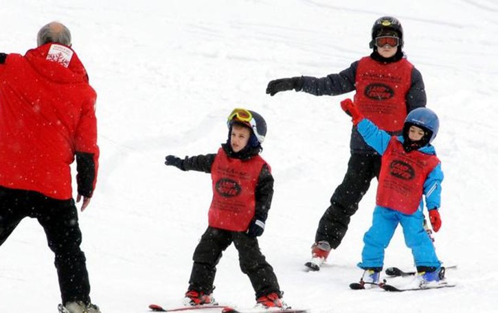 Lo skipass gratuito per i ragazzi in Valle «Bisogna ripartire»