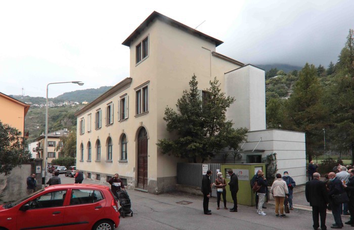 Sondrio messa e inaugurazione sede Caritas Via Bassi alla presenza del Vescovo Oscar Cantoni