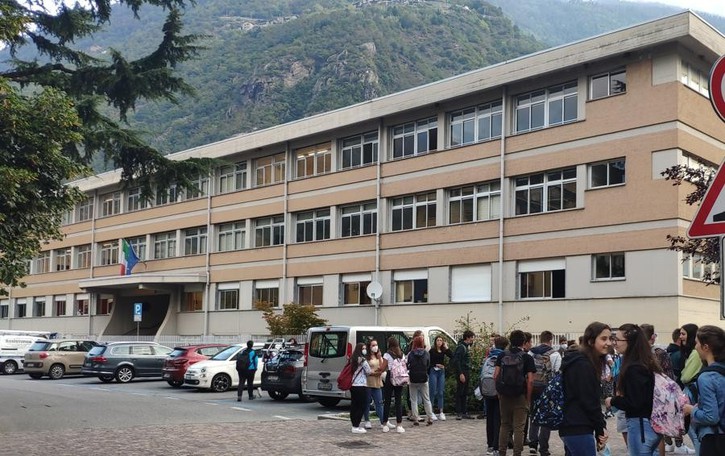 Tirano, infortunio al Pinchetti Studente si ferisce lavorando con il legno