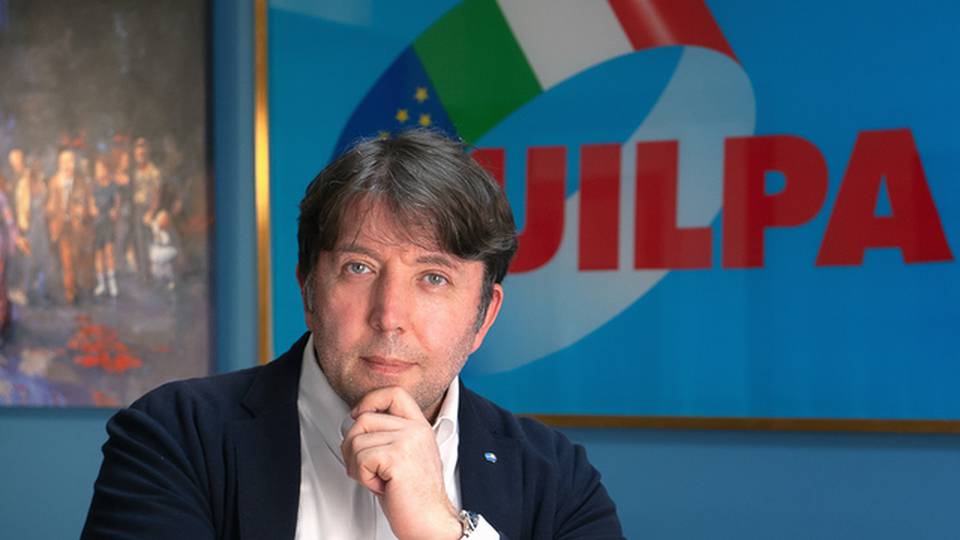 Sandro Colombi (Uilpa). La crescita del PIL deve premiare chi produce la ricchezza Sandro Colombi (Uilpa). La crescita del PIL deve premiare chi produce la ricchezza