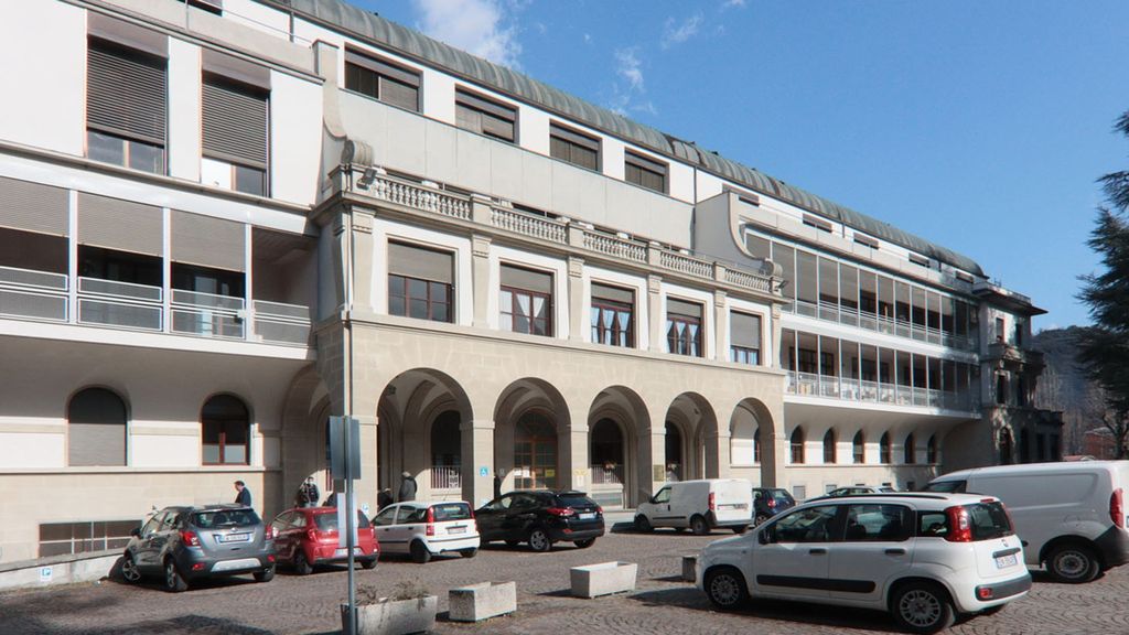 Sì ai medici no vax. Ma in ospedale restano le mascherine Sì ai medici no vax. Ma in ospedale restano le mascherine