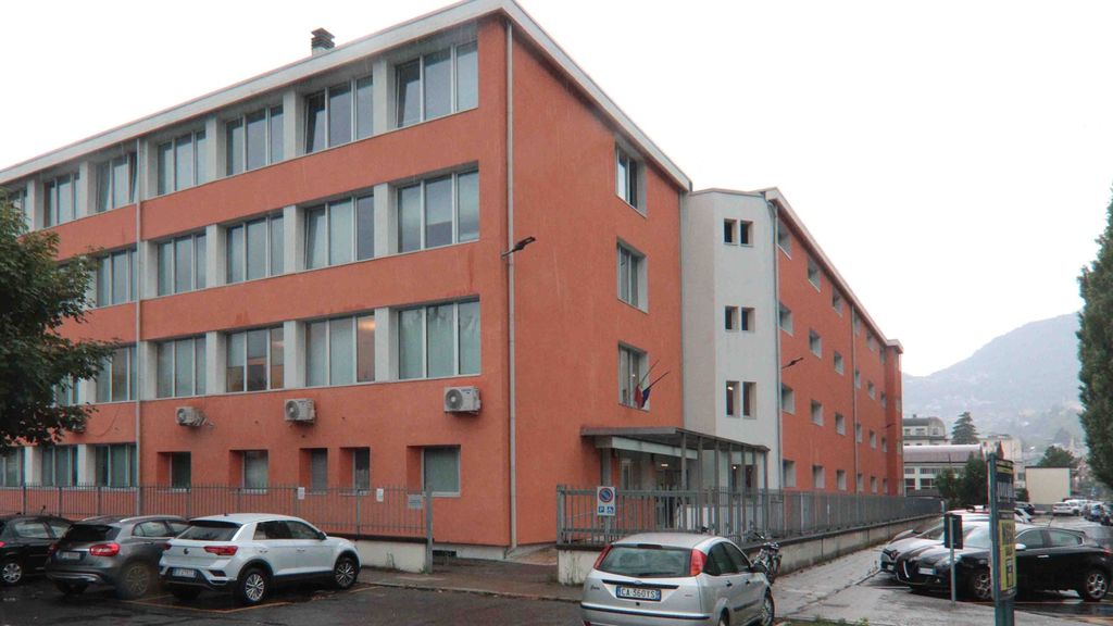 Inchiesta scuola, altri indagati oltre al dirigente Molinari Inchiesta scuola, altri indagati oltre al dirigente Molinari