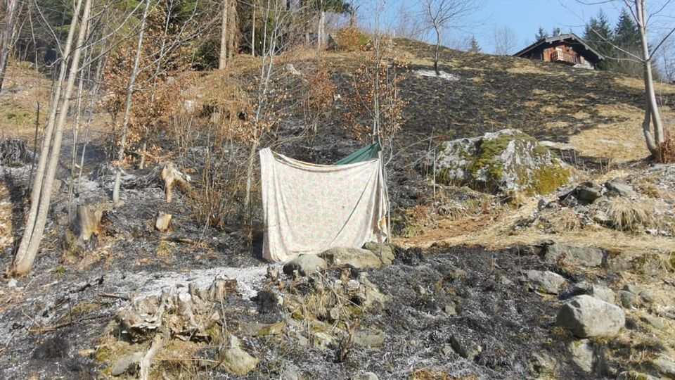 Cerca di spegnere l’incendio Muore il capogruppo degli alpini Cerca di spegnere l’incendio Muore il capogruppo degli alpini