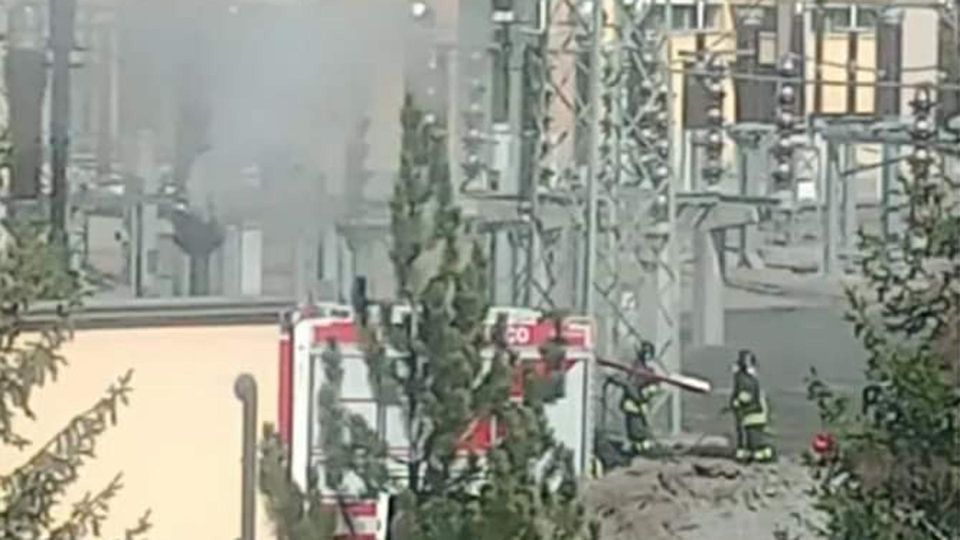 Premadio, botto e incendio in una cabina elettrica Premadio, botto e incendio in una cabina elettrica