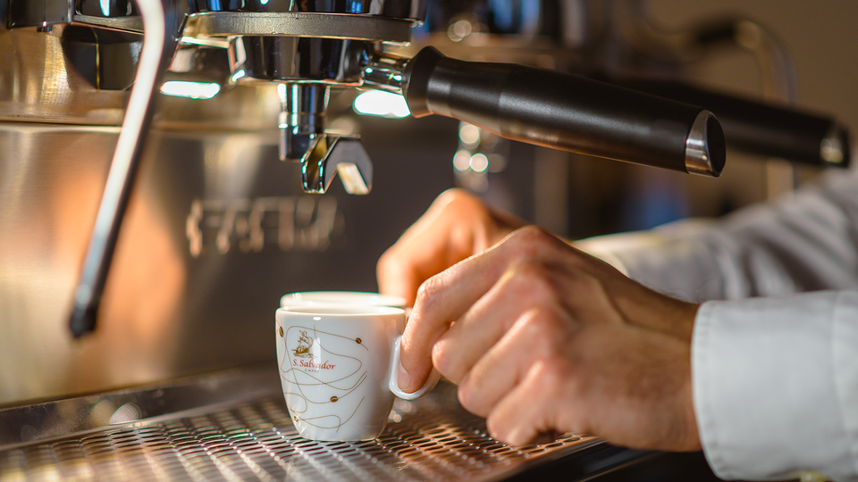 Bevi il caffè buono come al bar Bevi il caffè buono come al bar