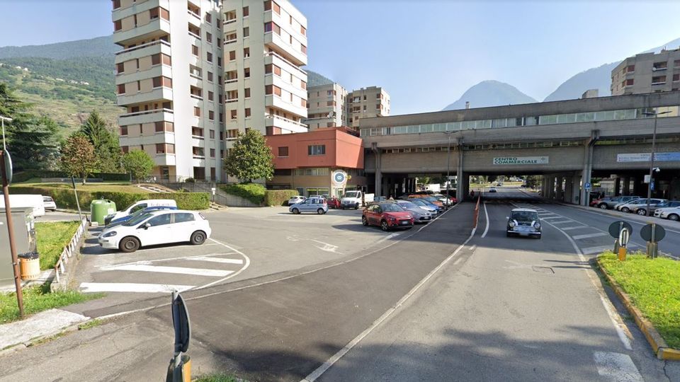 Cade dalla bicicletta grave bambino di 9 anni. Ipotesi di un’auto pirata Cade dalla bicicletta grave bambino di 9 anni. Ipotesi di un’auto pirata