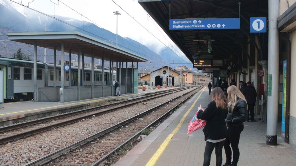 Domani lo stop alla ferrovia Colico-Tirano. Niente treni fino a settembre Domani lo stop alla ferrovia Colico-Tirano. Niente treni fino a settembre
