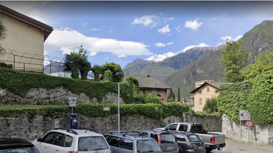 Chiavenna, Il Comune vuole vendere i terrazzamenti in piazza Dalla Chiesa Chiavenna, Il Comune vuole vendere i terrazzamenti in piazza Dalla Chiesa
