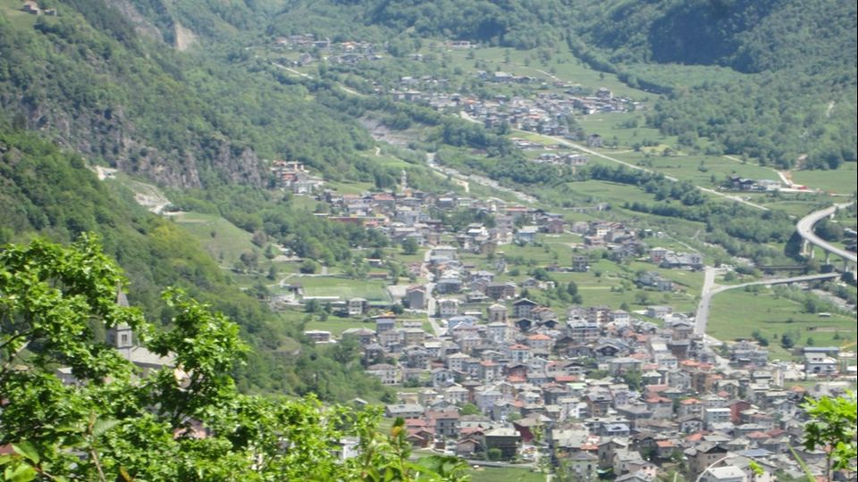 Grosio, inerti smaltiti sull’argine, sequestrata l’area di lavoro Grosio, inerti smaltiti sull’argine, sequestrata l’area di lavoro