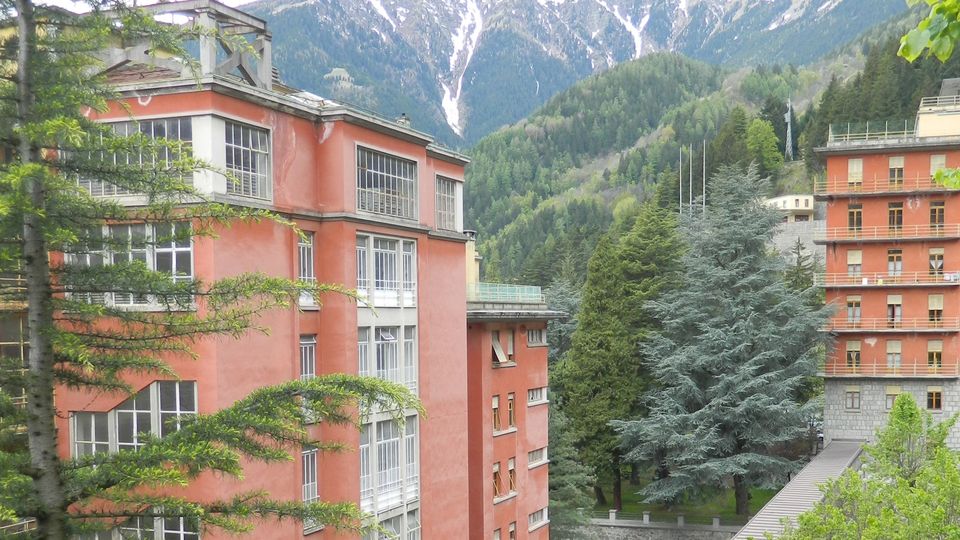 Villaggio Morelli ed ex sanatorio Trekking e visite Villaggio Morelli ed ex sanatorio Trekking e visite