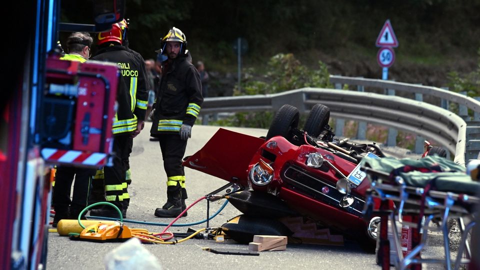 Isola, auto si ribalta. Muore a 29 anni, ferito il fratello Isola, auto si ribalta. Muore a 29 anni, ferito il fratello