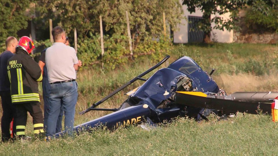 Elicottero caduto ad Albosaggia: «Ha rischiato di finire sulle case» Elicottero caduto ad Albosaggia: «Ha rischiato di finire sulle case»