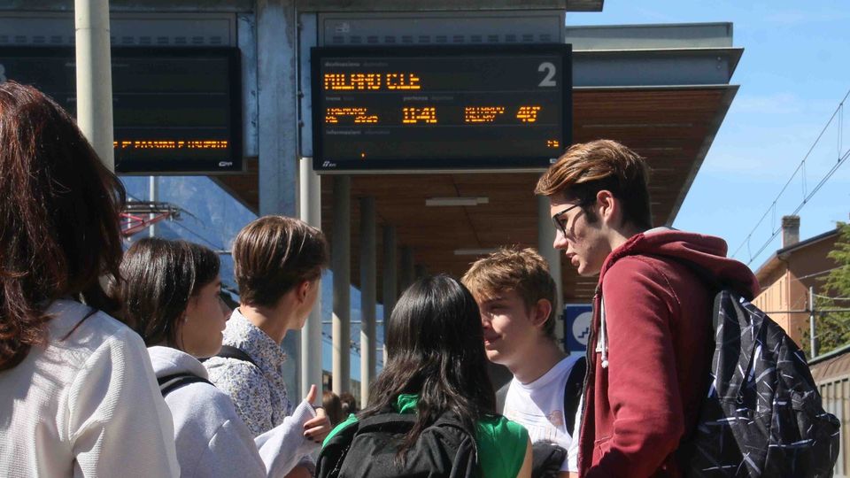 Guasti e ritardi. Nel primo giorno treni già bocciati Guasti e ritardi. Nel primo giorno treni già bocciati