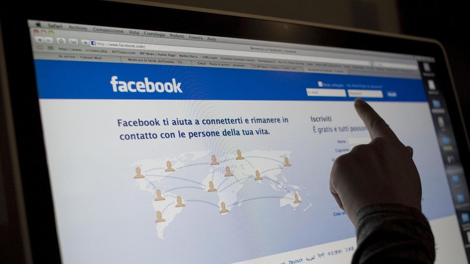 Le accuse dal falso profilo. Piasini: «Non c’entro nulla» Le accuse dal falso profilo. Piasini: «Non c’entro nulla»